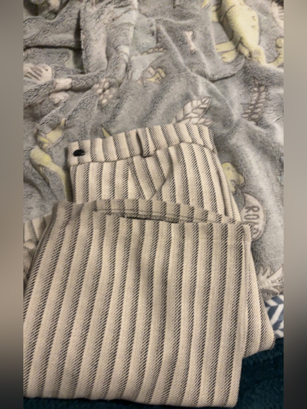 Super awesome cream & tan vertical striped pleated pants